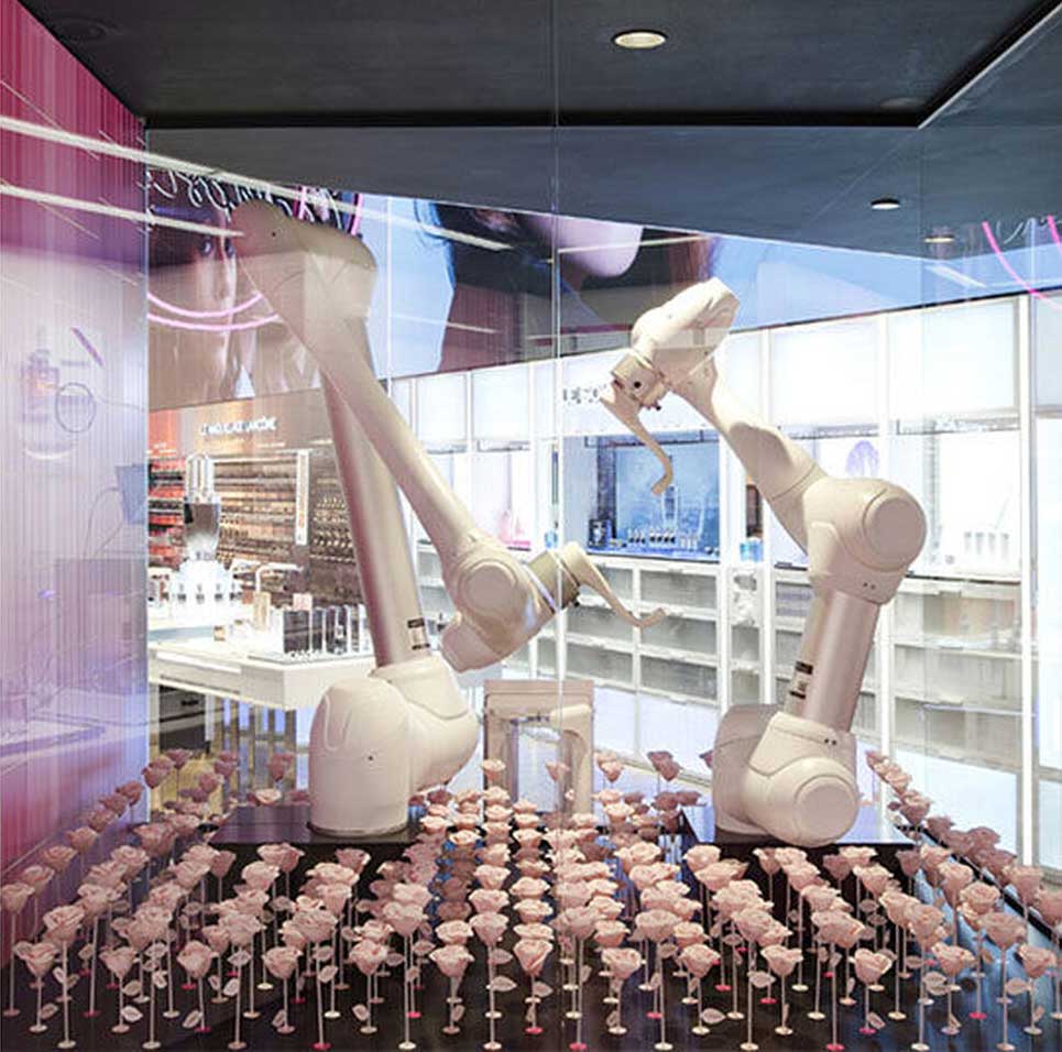 Robots collaboratifs Doosan Robotics en vitrine sur les Champs-Elysées