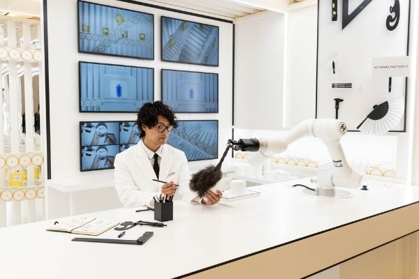 Chanel factory 5 - Robots Doosan